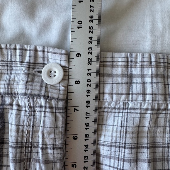 Calvin Klein Jeans Women's Plaid Bermuda Shorts Lightweight Walking White/Gray 8 - Picture 12 of 16